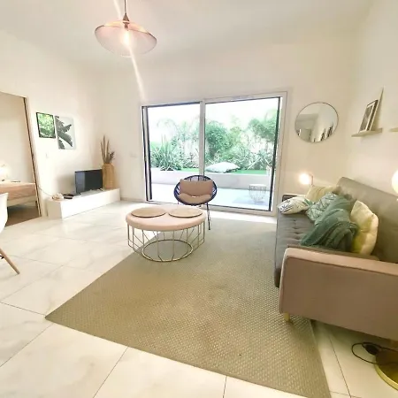 Croisette Garden Retreat Parking & Ac *